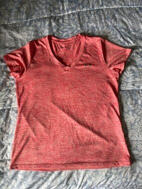 Under Armour Women’s Heathered Coral Red V‑Neck Performance Tee
